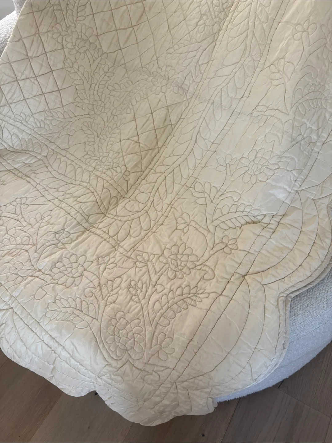 Bombay Company King Size Coverlet & 2 Standard Shams (cream) image indicator(3)