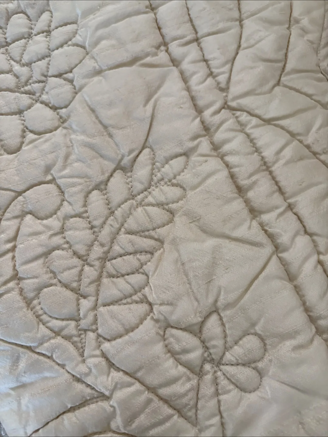 Bombay Company King Size Coverlet & 2 Standard Shams (cream) image indicator(7)