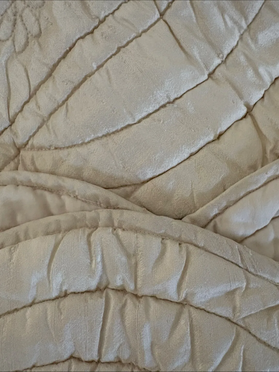 Bombay Company King Size Coverlet & 2 Standard Shams (cream) image indicator(8)