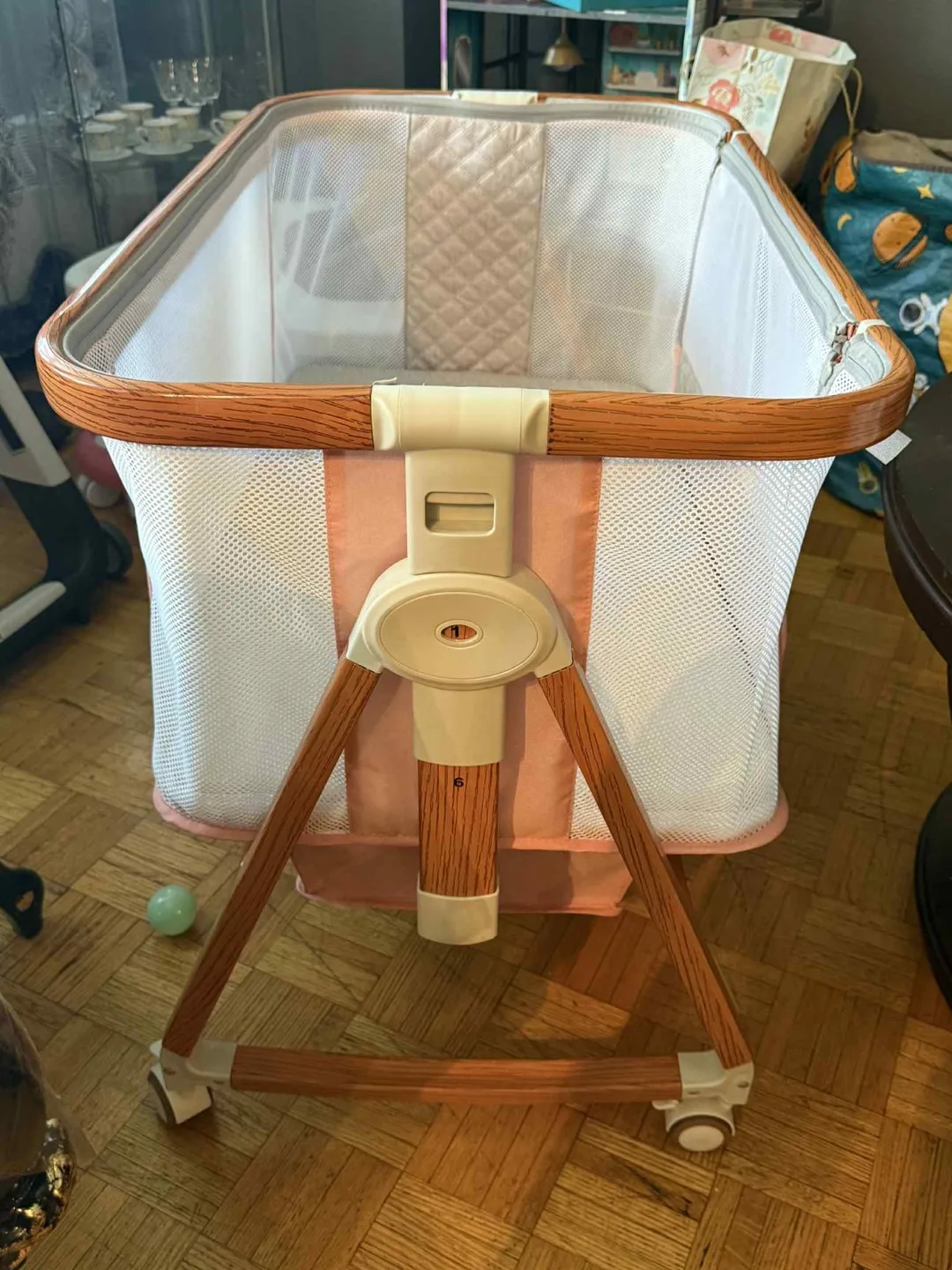 Baby Delight Beside Me Dreamer Bassinet image indicator(2)