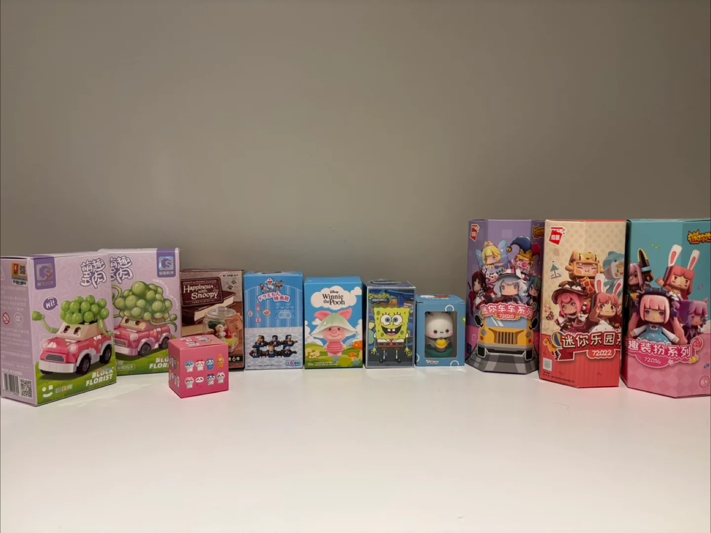 Mixed Blind Box Toys - Snoopy, Winnie the Pooh thumbnail