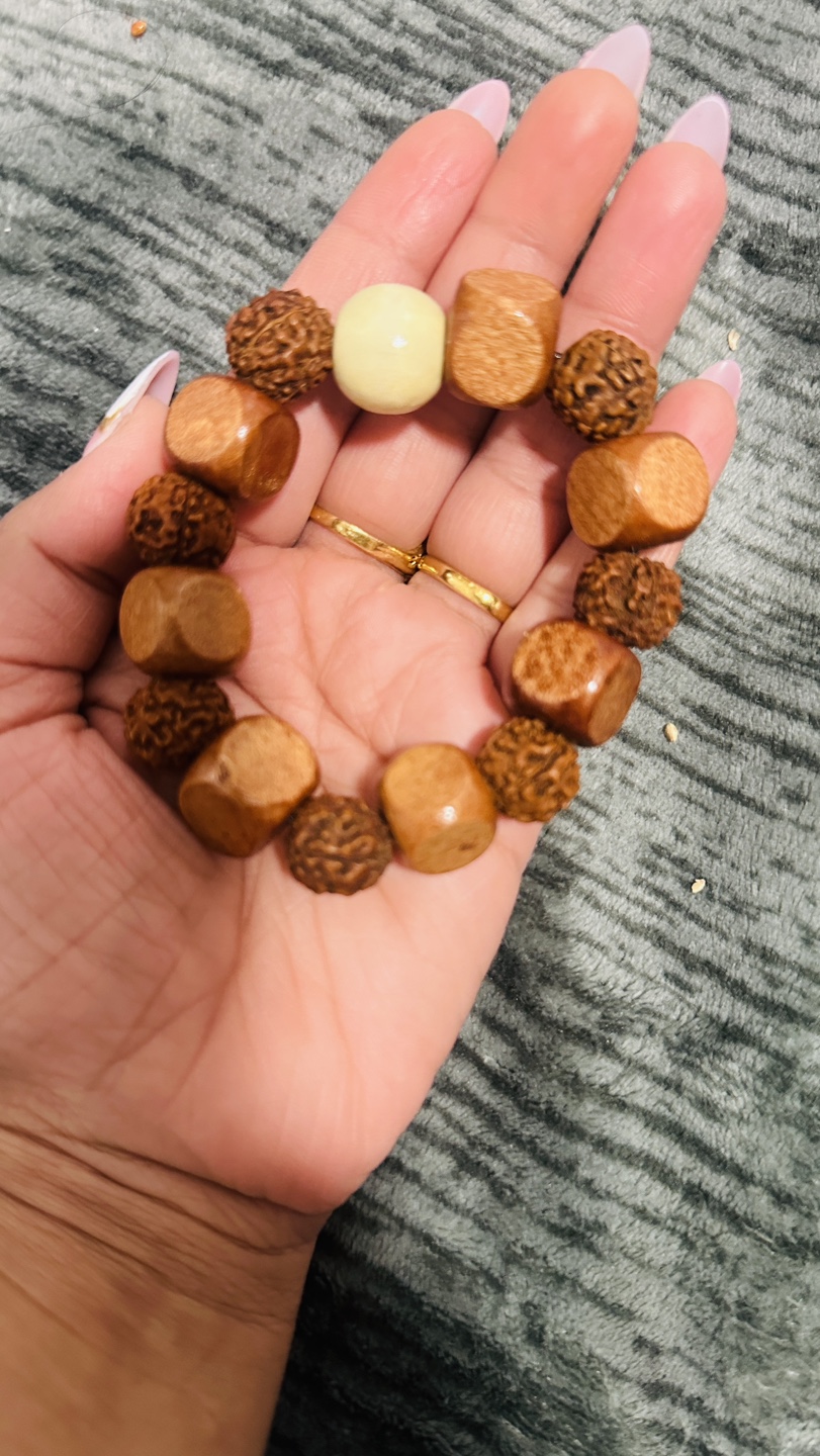 Handmade Wooden Bead Bracelet - photo 2