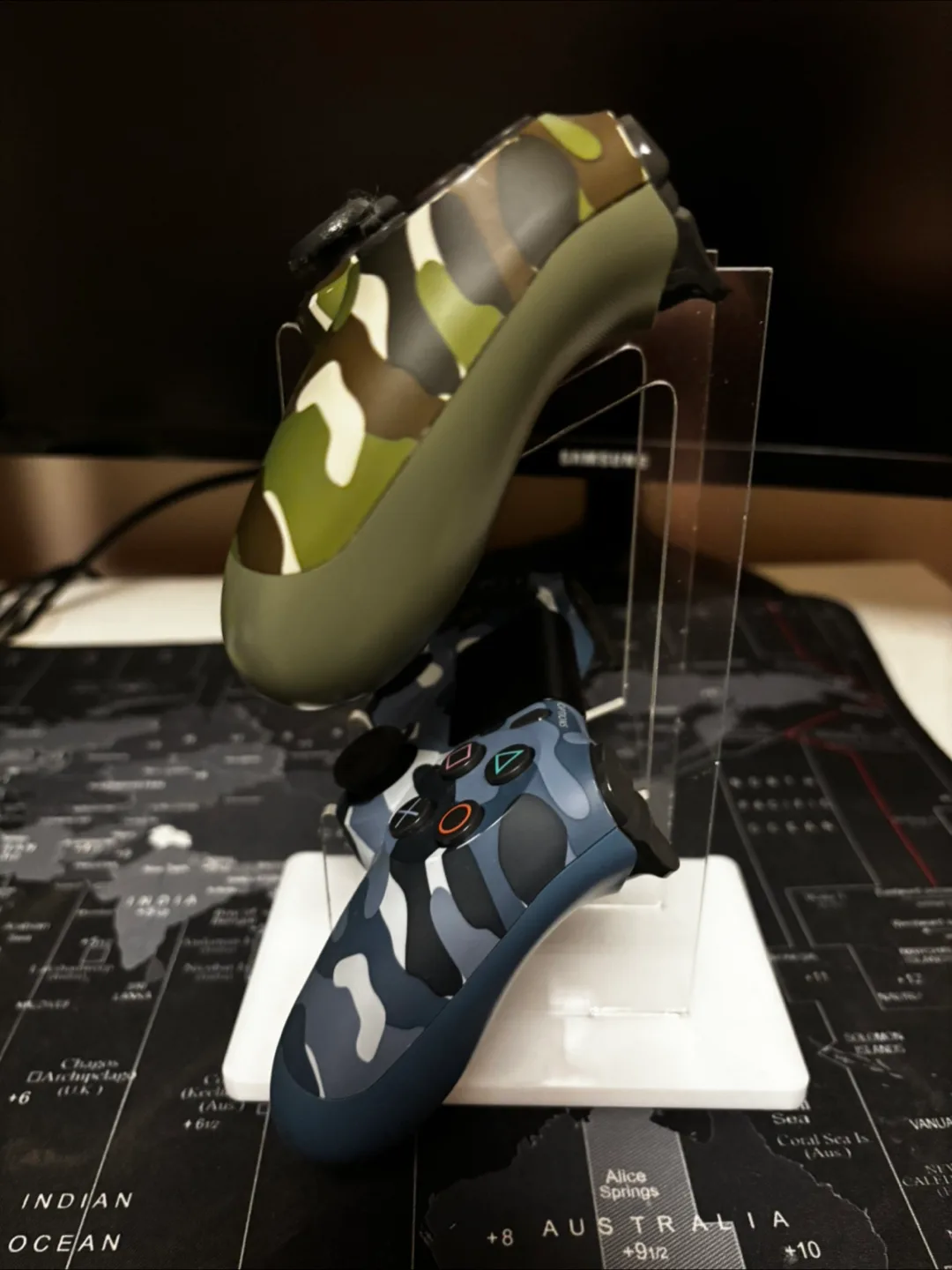 PlayStation 4 DualShock 4 Camo Controllers image indicator(5)