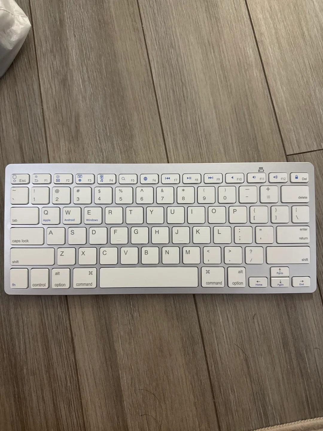 Wireless Bluetooth Keyboard - White thumbnail