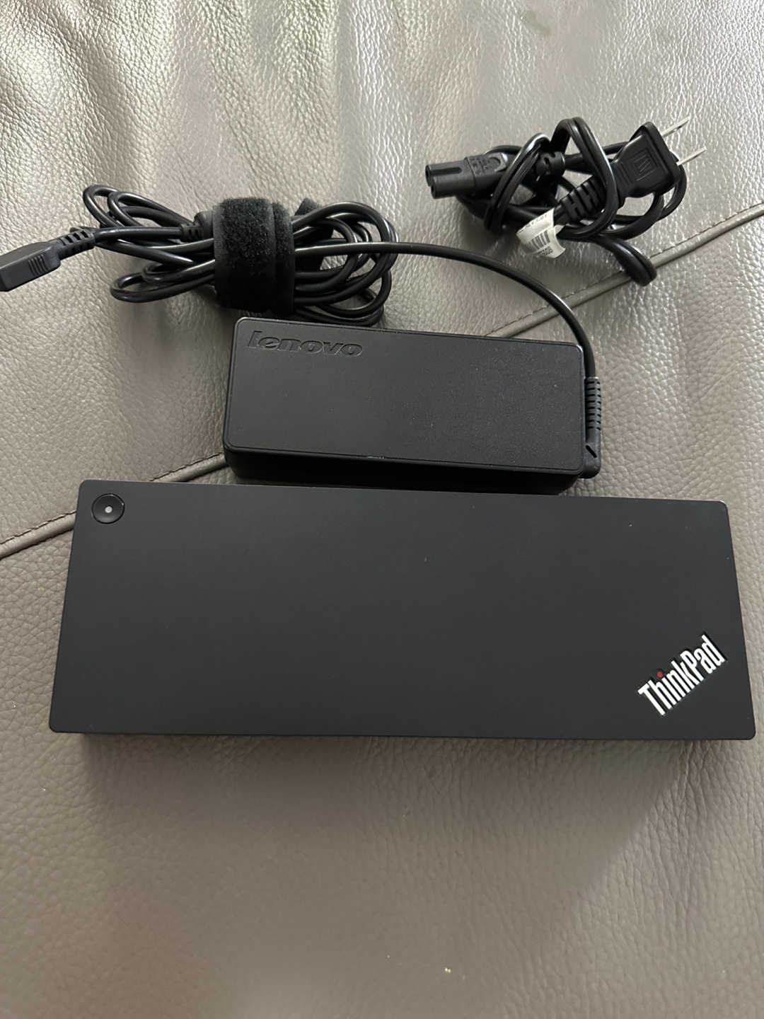 Lenovo ThinkPad Docking Station with Charger - photo 3