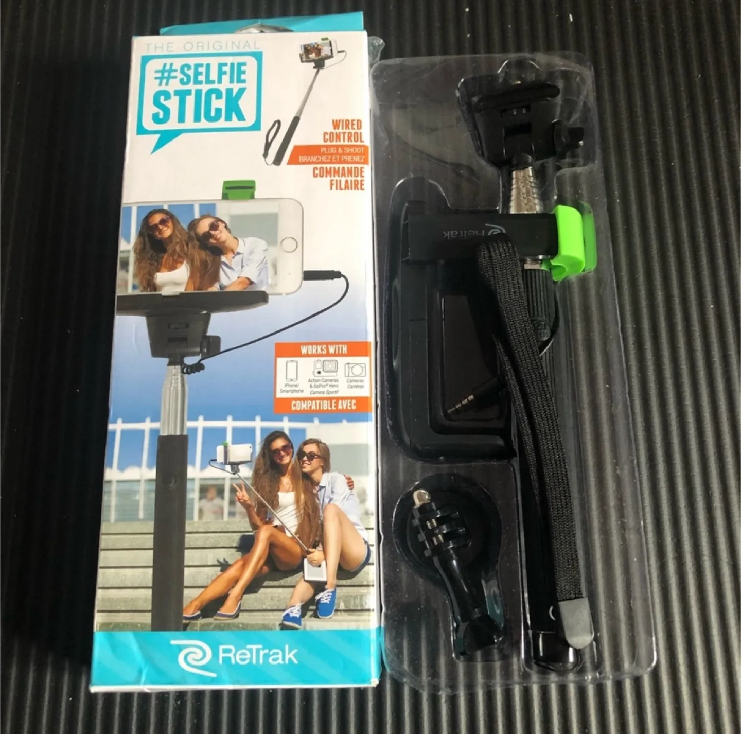 ReTrak Selfie Stick Wired Control - New in Box thumbnail