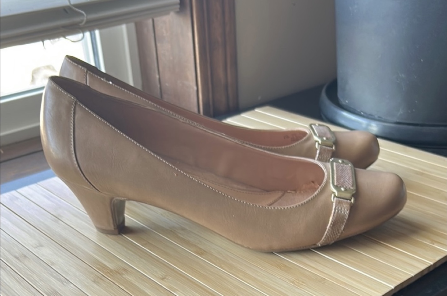 Naturalizer Leather Pumps - Size 9.5 - photo 4