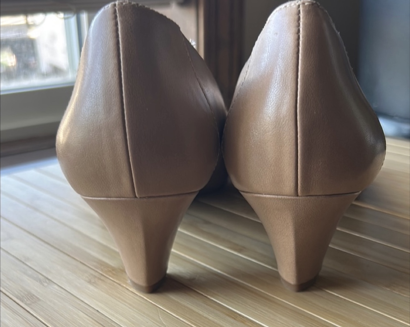 Naturalizer Leather Pumps - Size 9.5 - photo 3