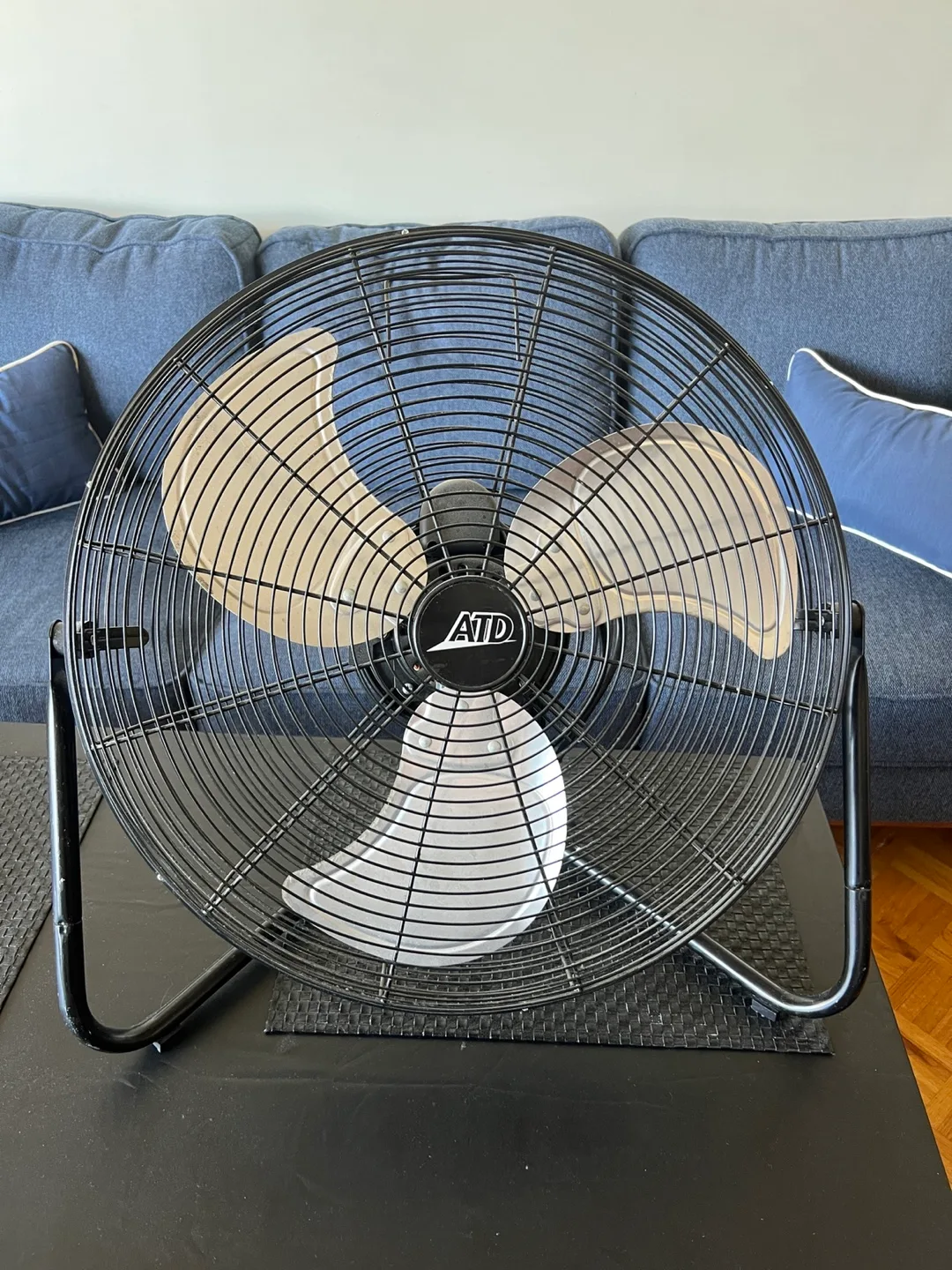 20" Commercial Floor Fan thumbnail