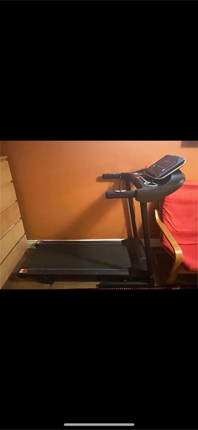 Treadmill - Great for home workouts thumbnail