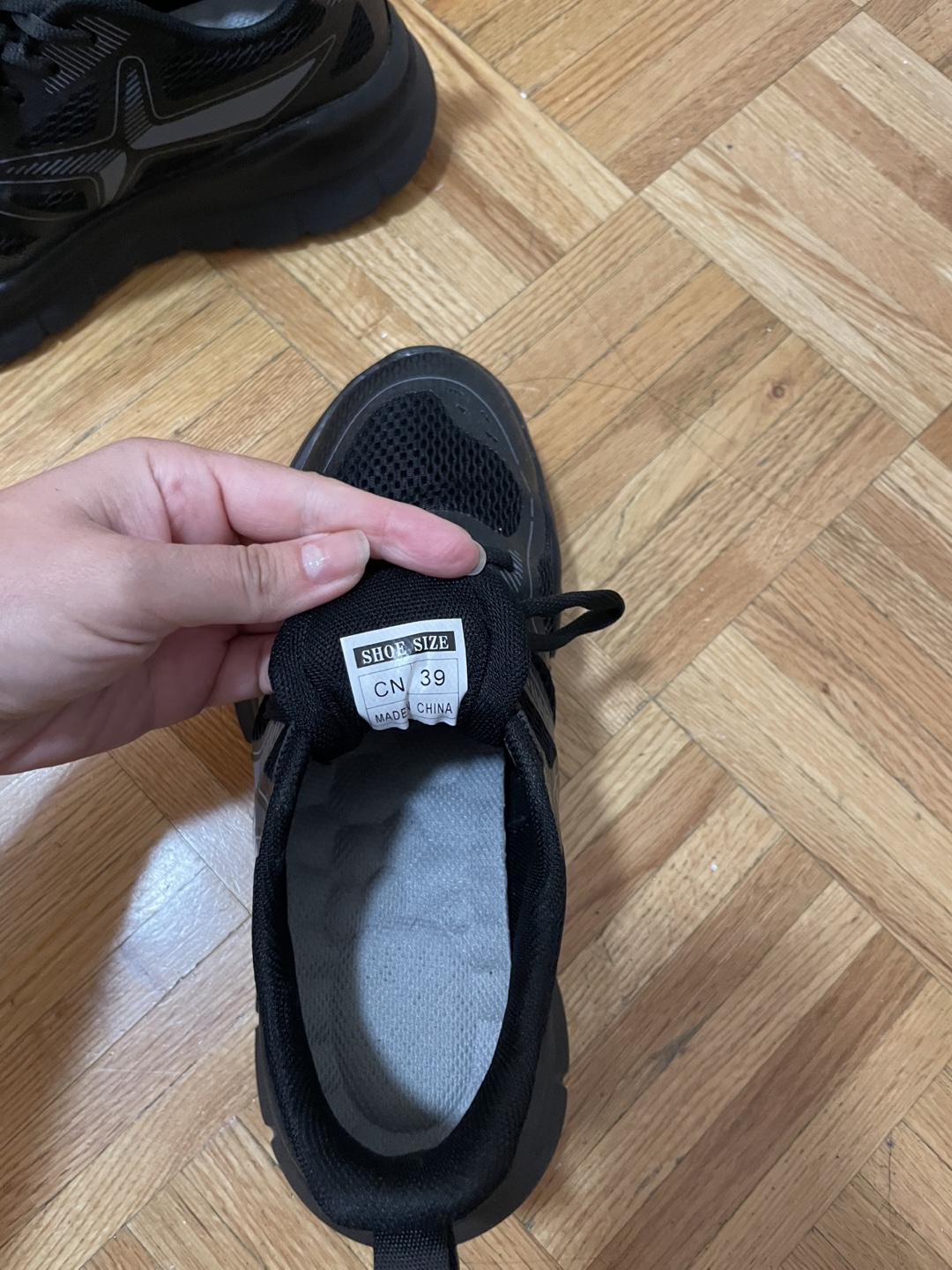 Black Sneakers - Size 7,5/8 - photo 3