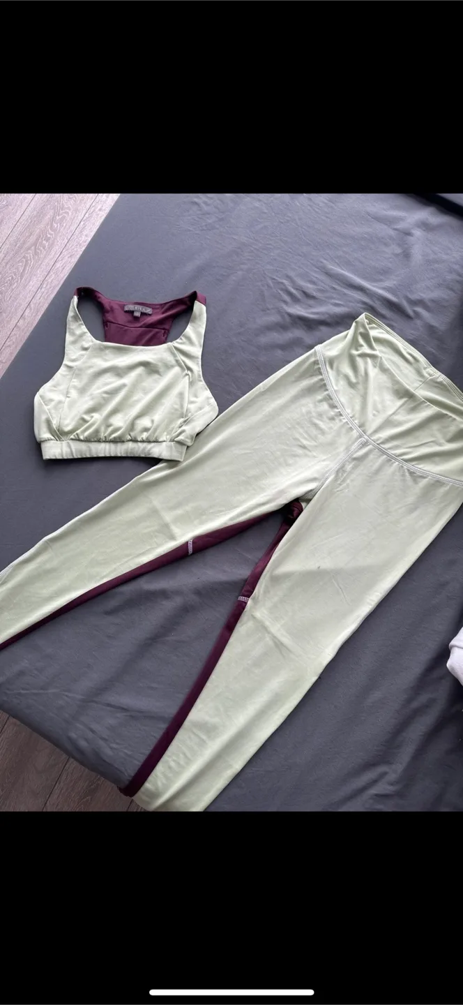 KICA Activewear Set - Size S thumbnail