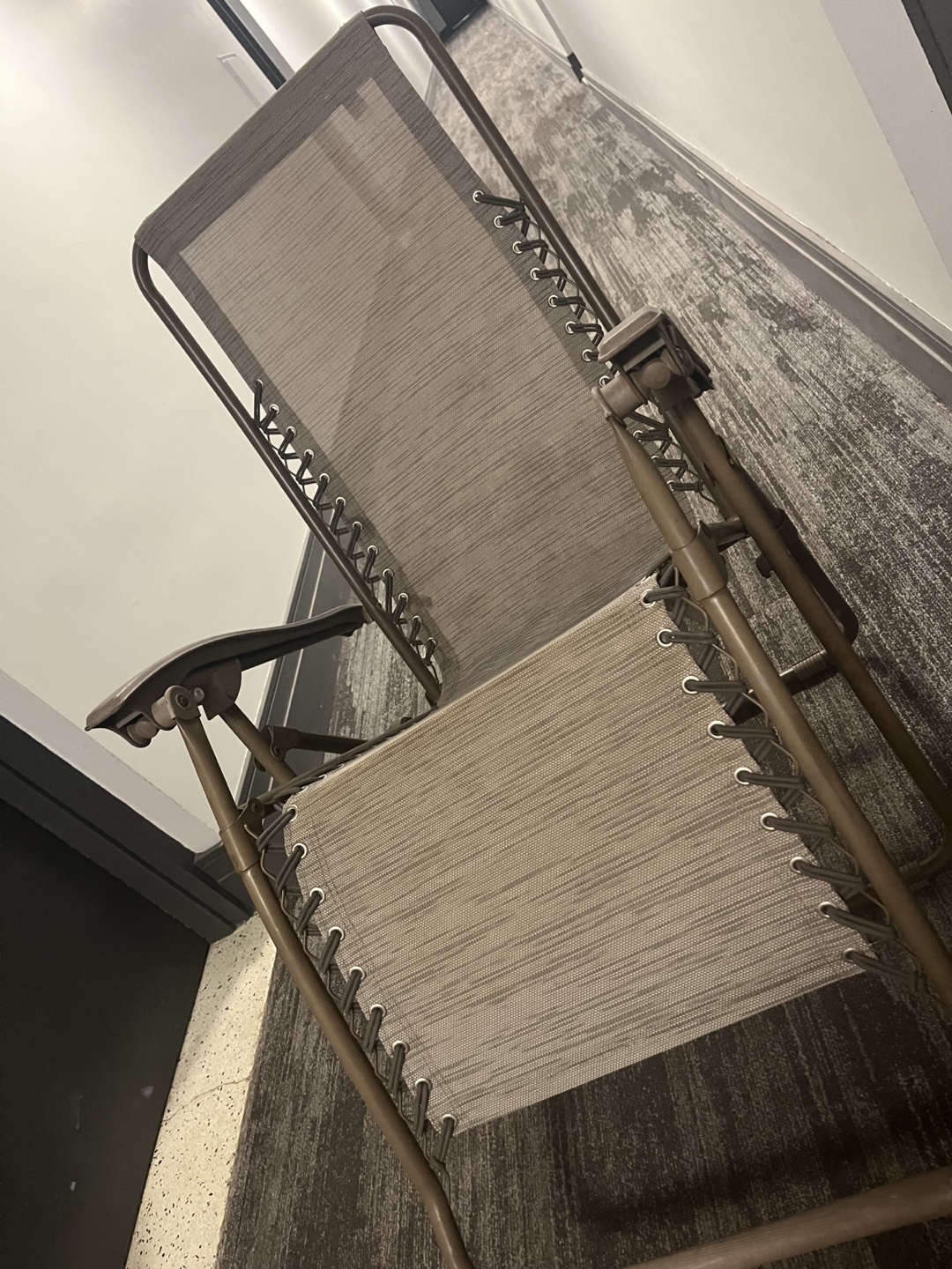 Zero Gravity Lounge Chair