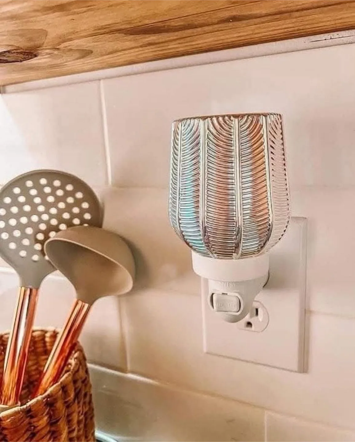Scentsy Pearled Gatsby Mini Warmer! thumbnail