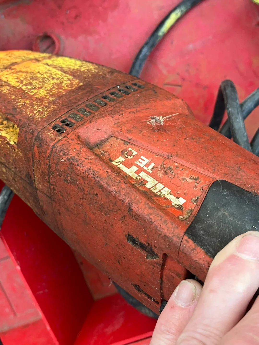 Hilti TE 2 Rotary Hammer Drill with Bits image indicator(5)