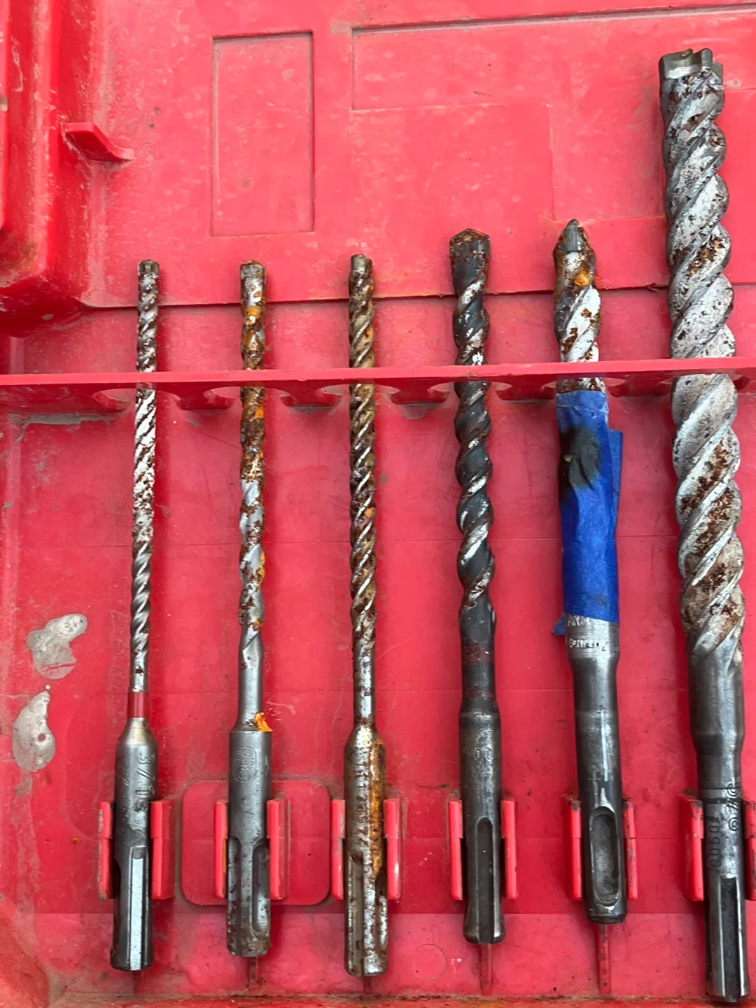 Hilti TE 2 Rotary Hammer Drill with Bits image indicator(2)