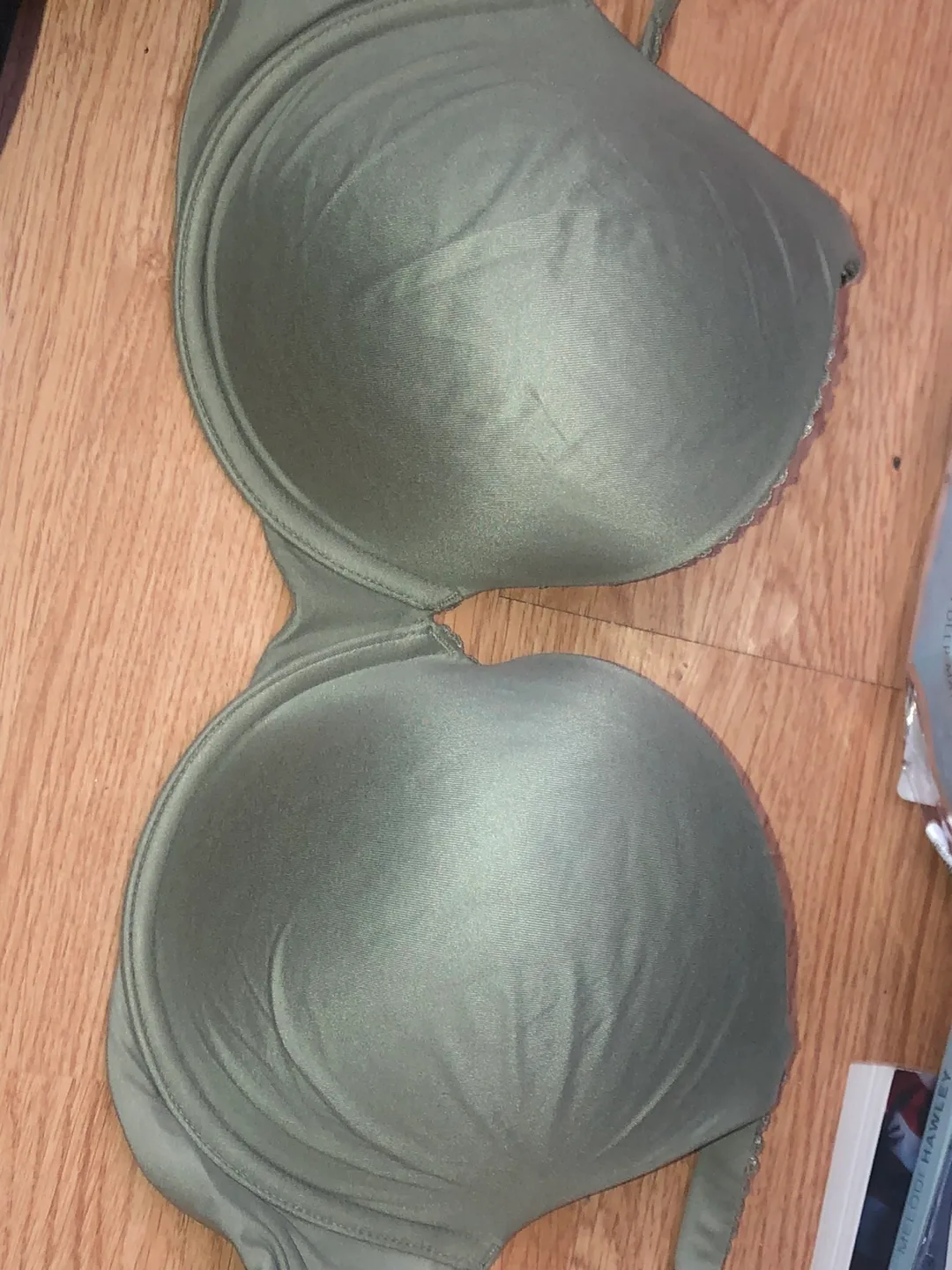 Victoria Secret Green Bra image indicator(3)