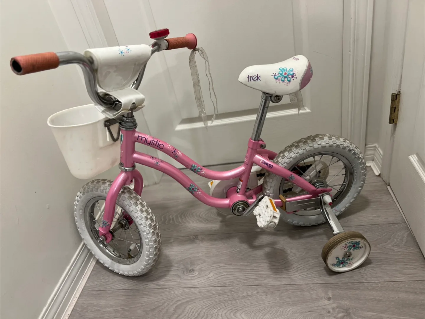Trek Mystic 12" Kids Bike - Pink image indicator(2)