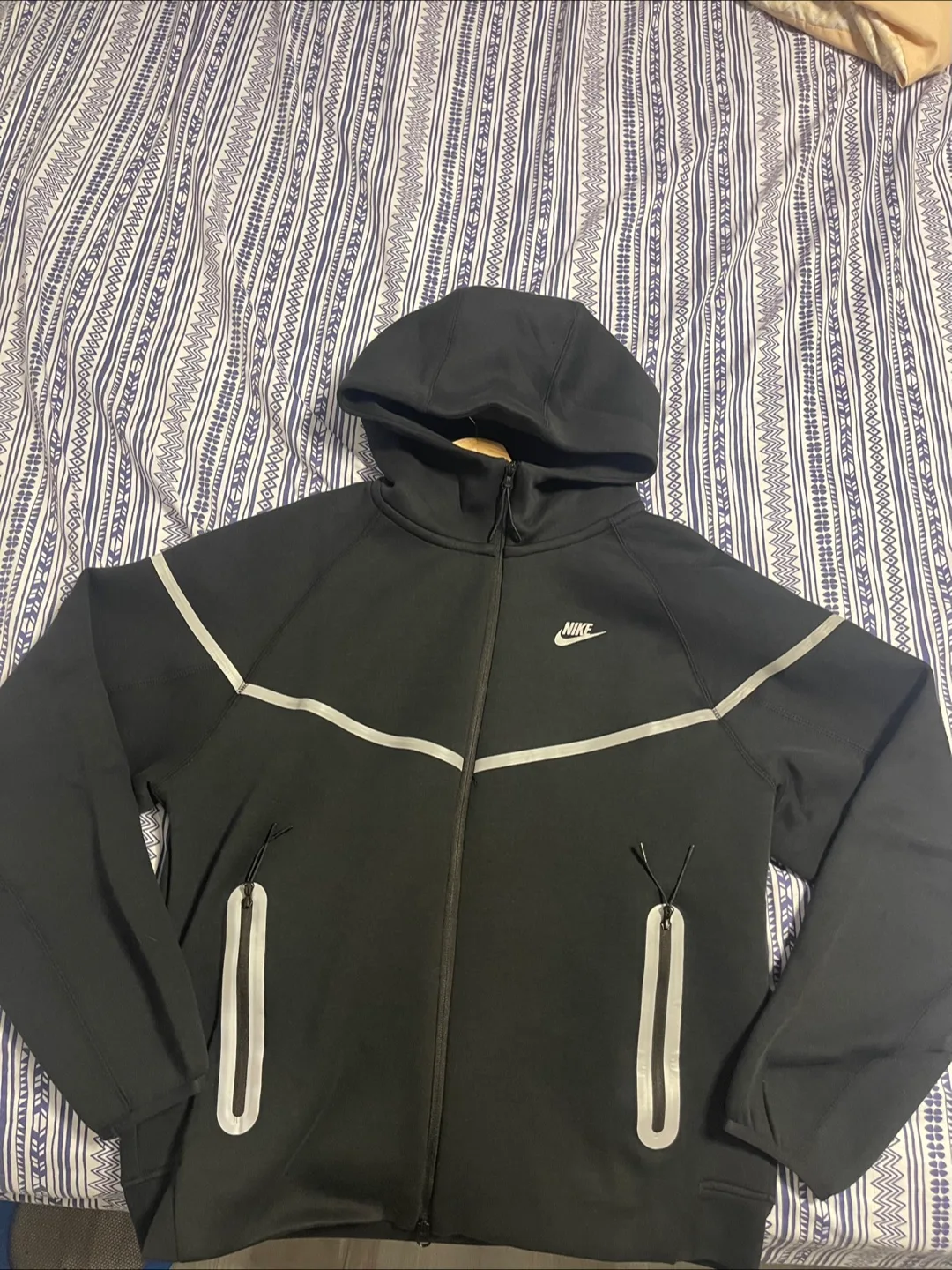 Reflective Nike tech fleece - XXL but fits like XL thumbnail