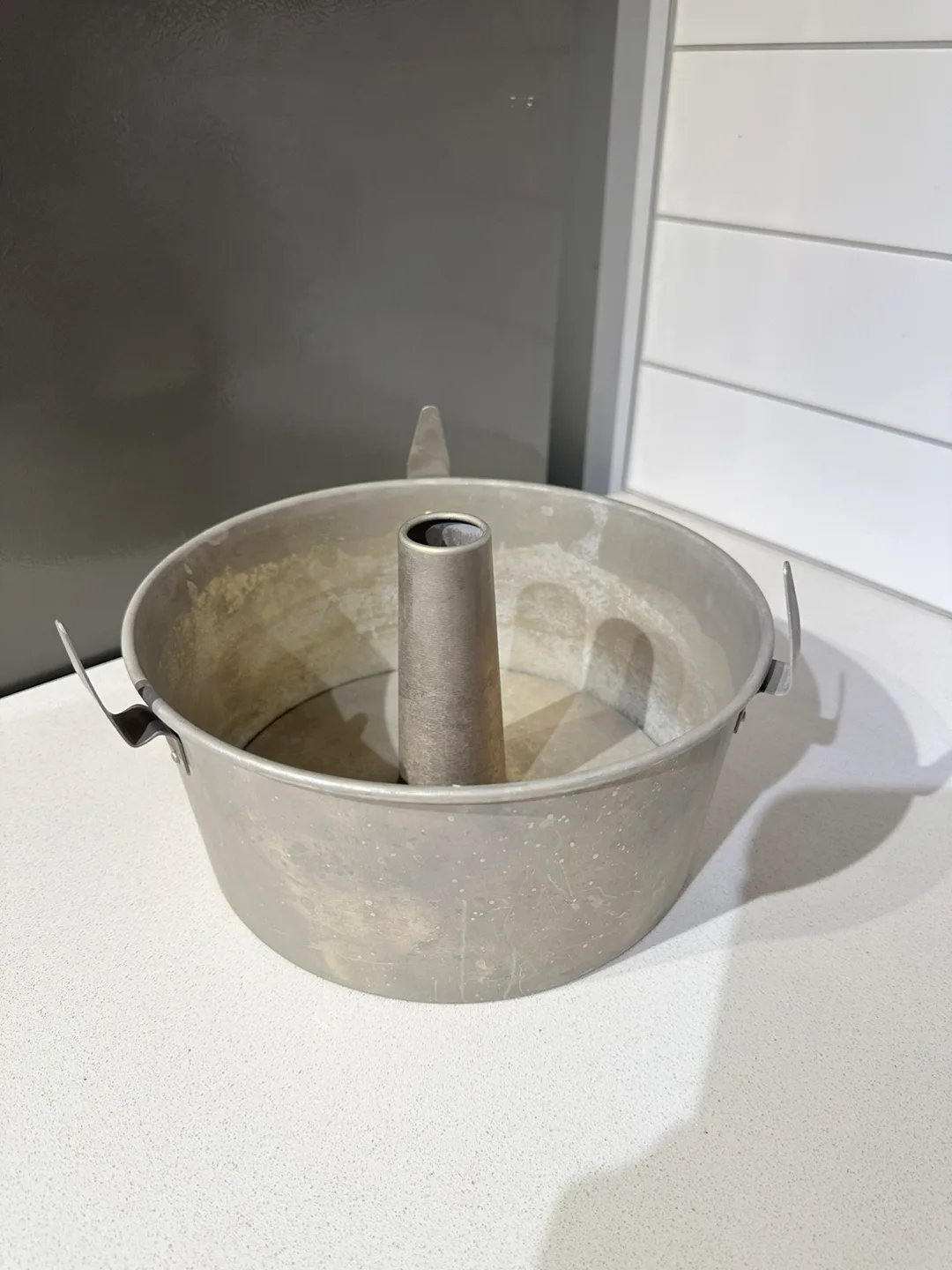 Angel Food Cake Pan with Cooling Rests thumbnail