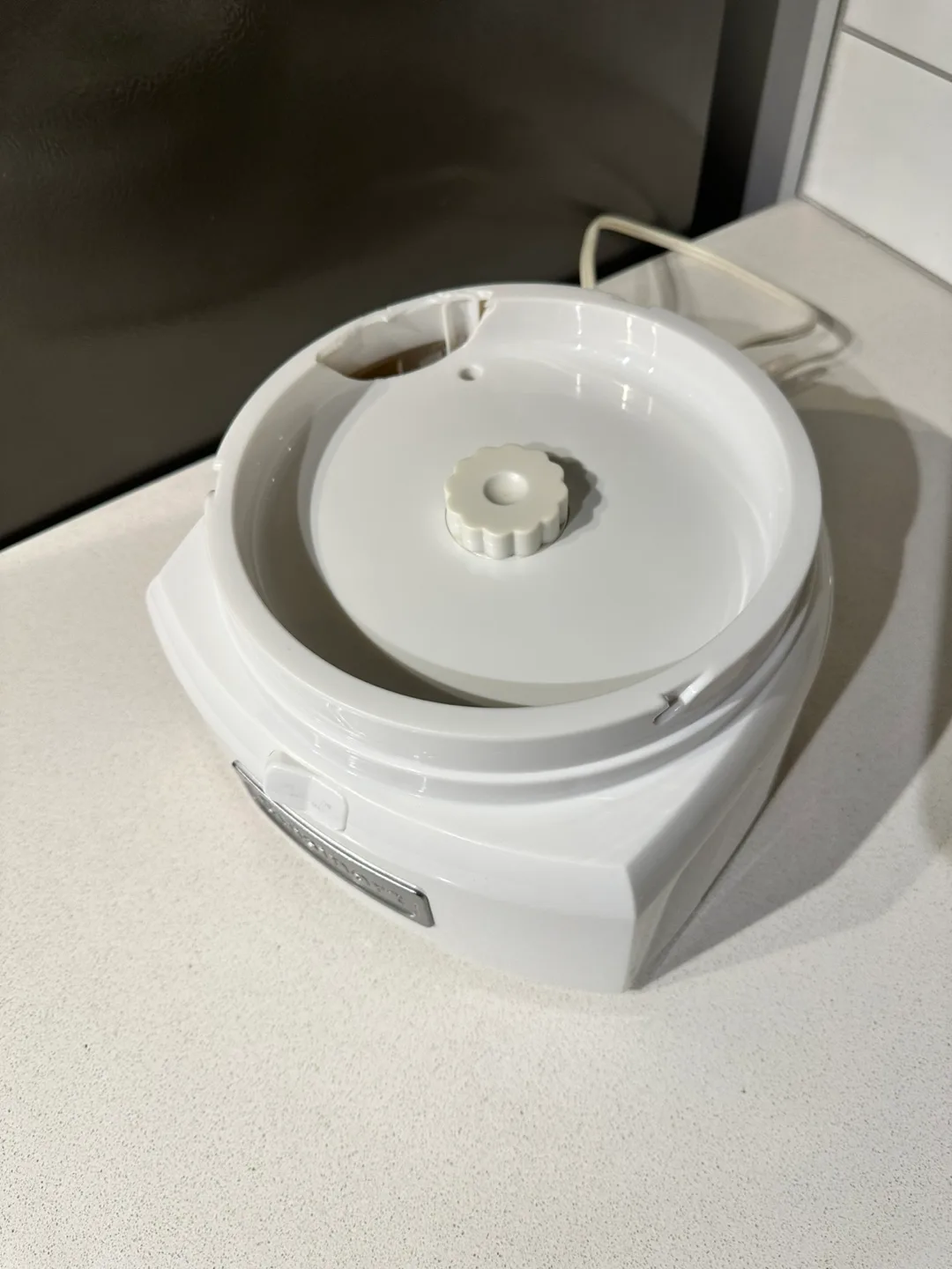 Cuisinart 1.5 Quart Ice Cream Maker image indicator(2)