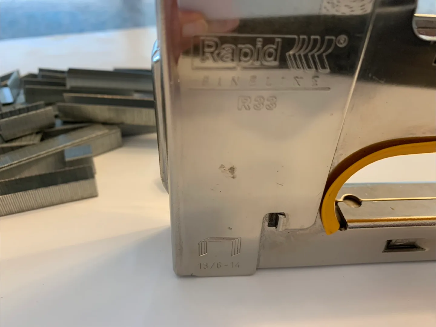 Rapid R33 Staple Gun image indicator(3)