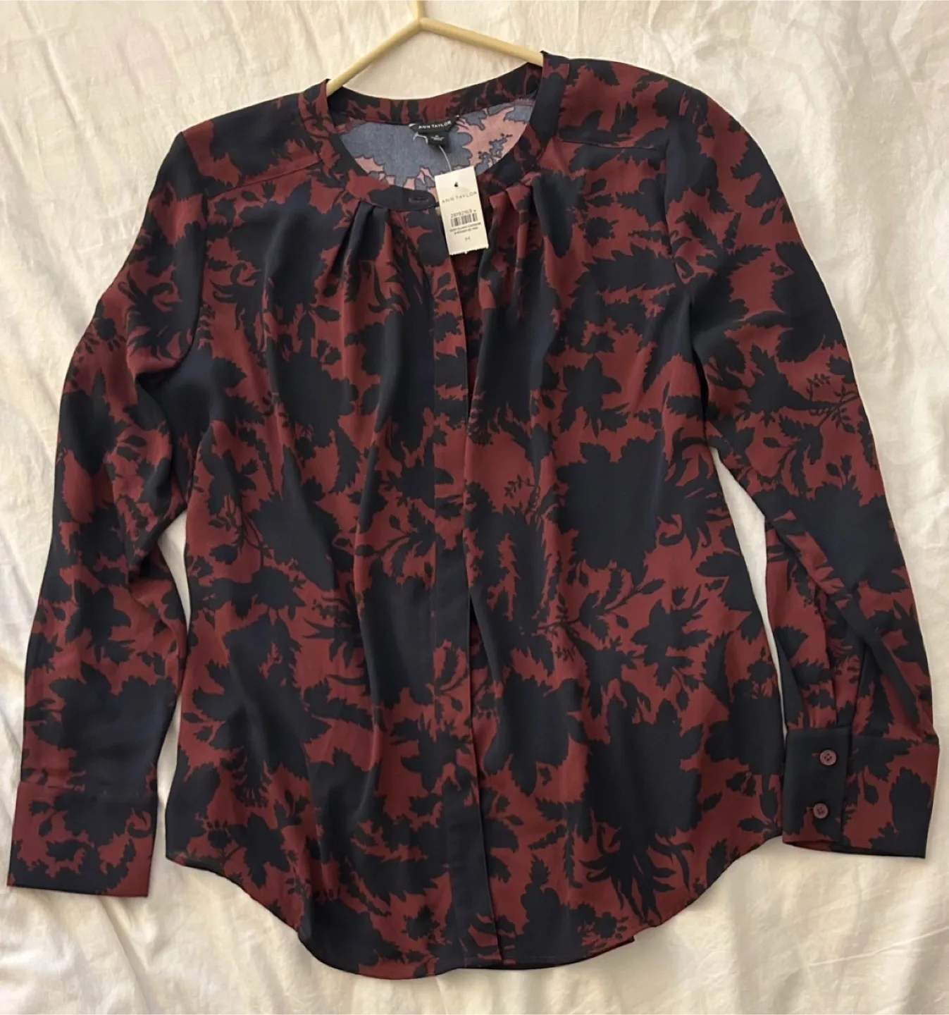 Ann Taylor blouse (burgundy & navy print) - Brand New! image indicator(2)