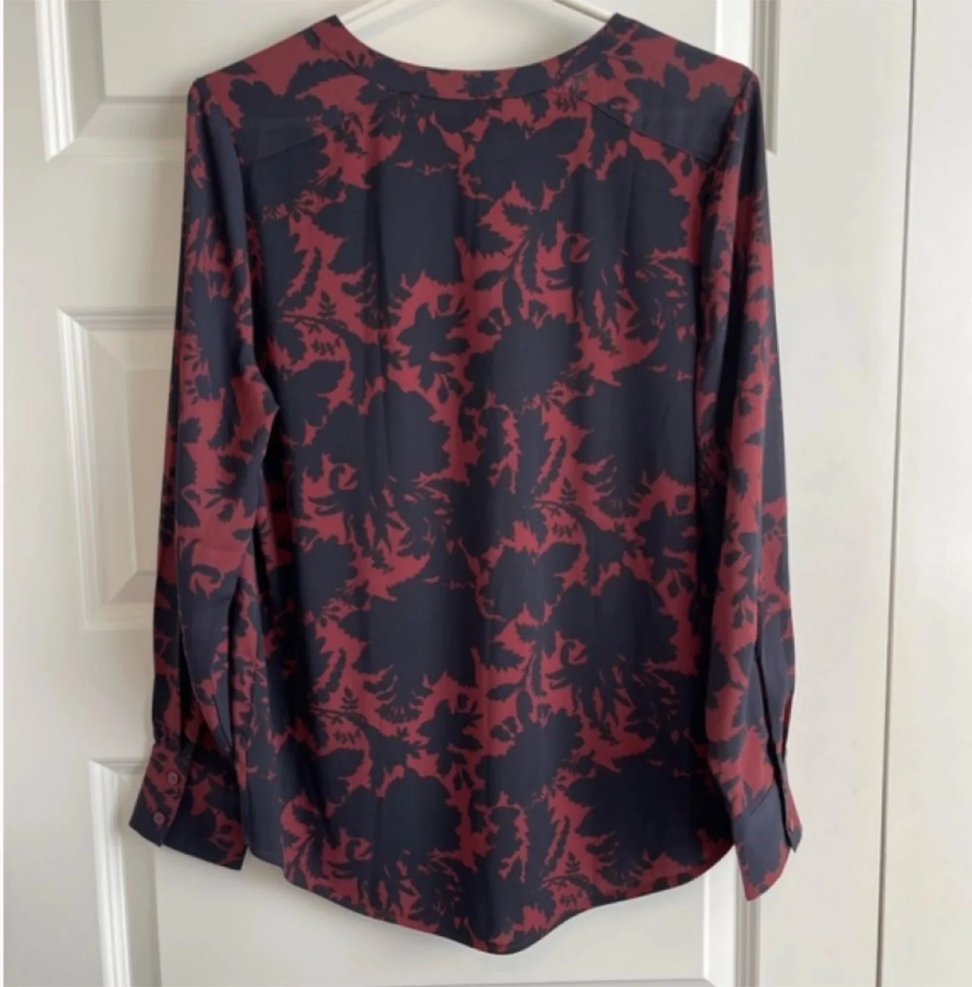 Ann Taylor blouse (burgundy & navy print) - Brand New! image indicator(3)