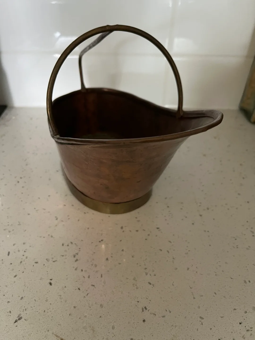 Vintage Copper Coal Scuttle/Planter image indicator(2)