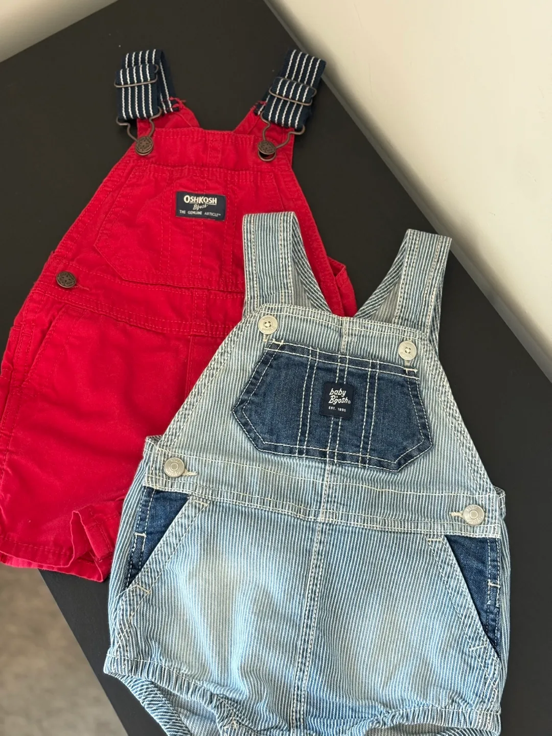 OshKosh & Baby B'gosh Overalls - Size 12m thumbnail