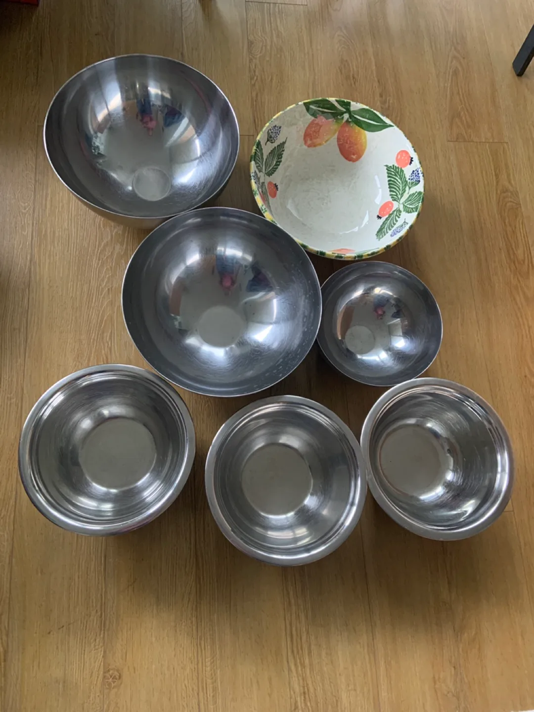 Salad mixing bowls thumbnail
