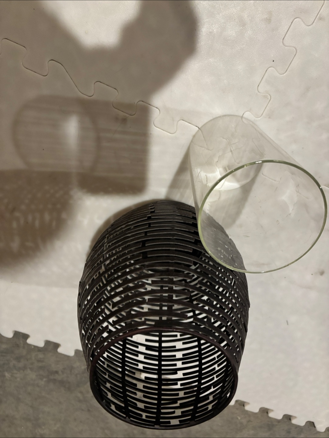Wicker and Glass Vase - photo 2