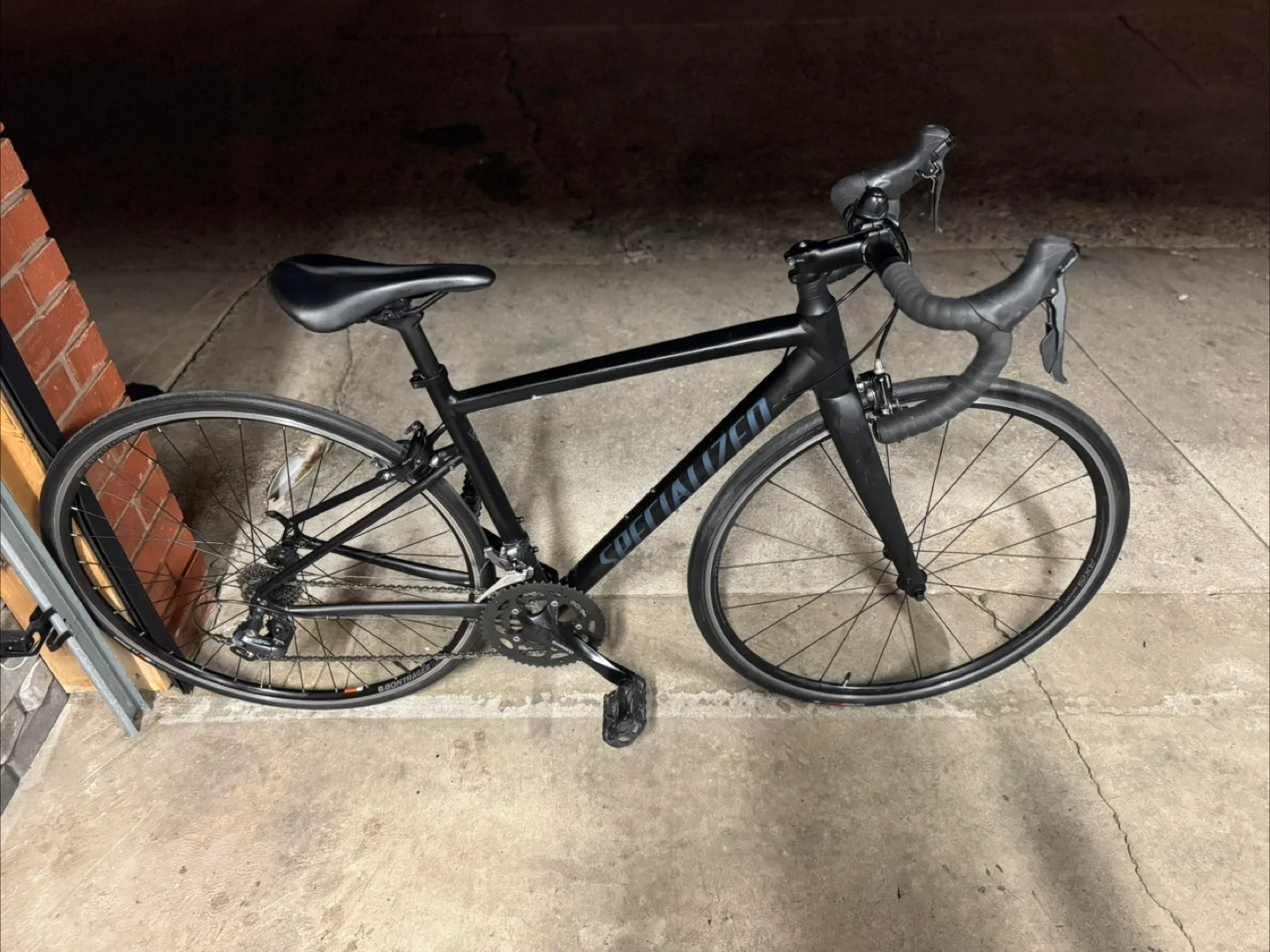 Specialized Road Bike - Black image indicator(5)