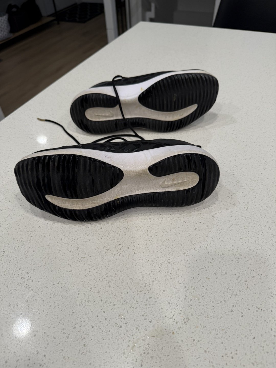 Nike Women's Spikeless Golf Shoes size 8 - photo 3