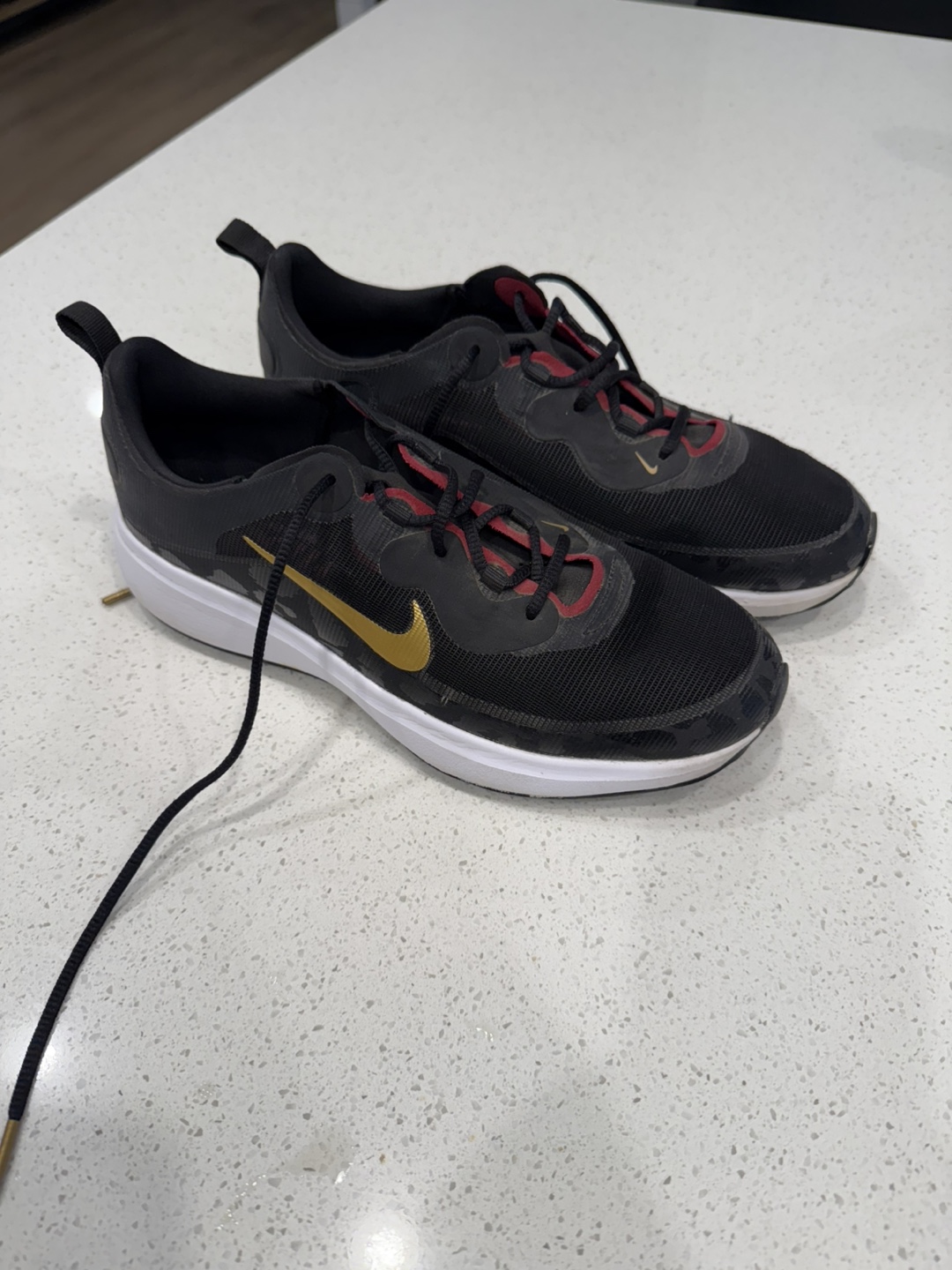 Nike Women's Spikeless Golf Shoes size 8