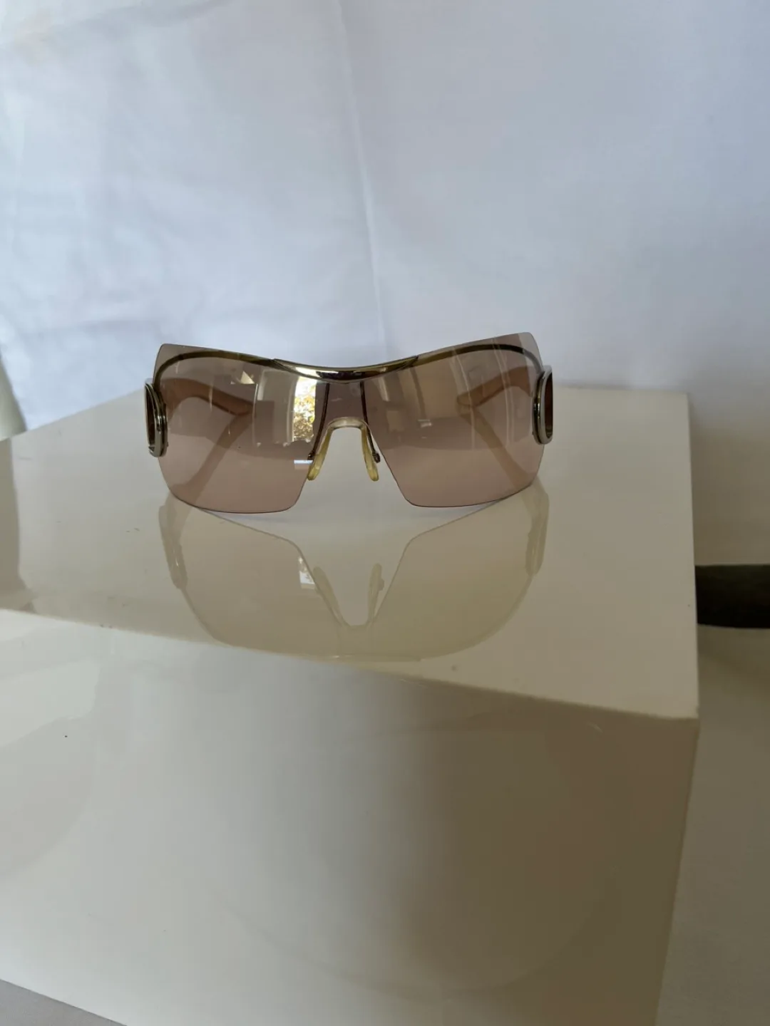 Dior Shield Sunglasses image indicator(4)