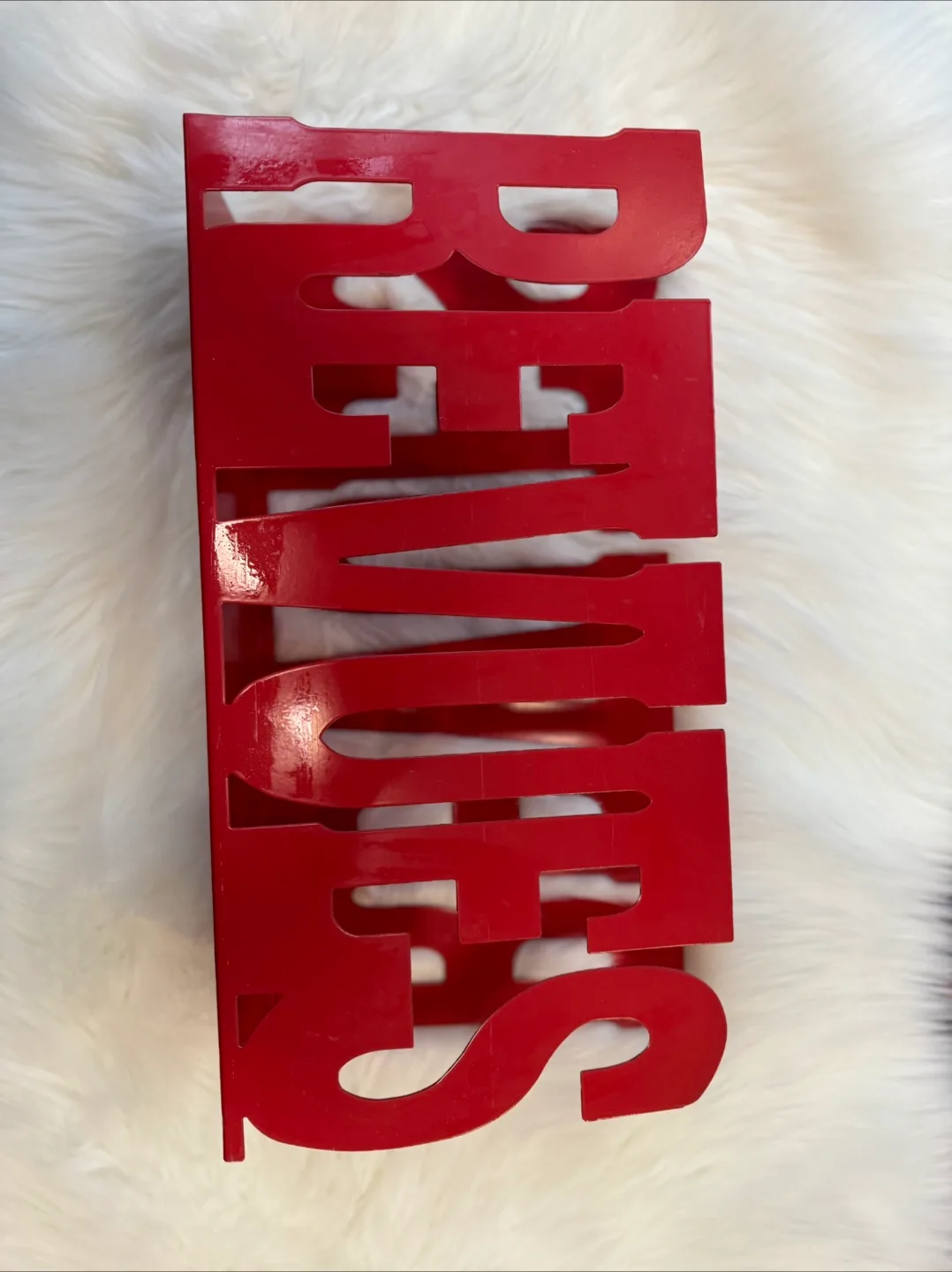 Red Metal Magazine Rack - 'Revues' Design image indicator(4)