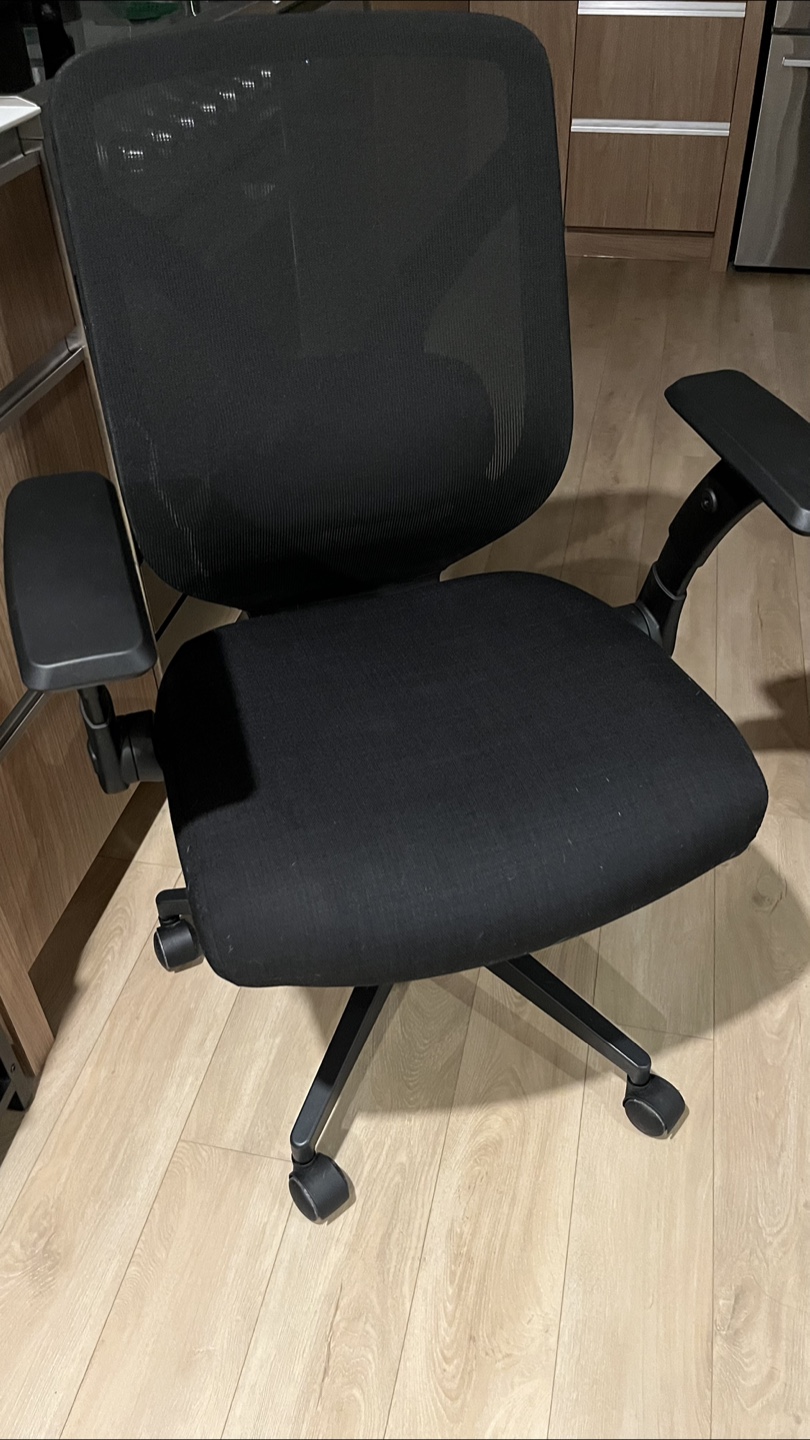 Black Office Chair - photo 3