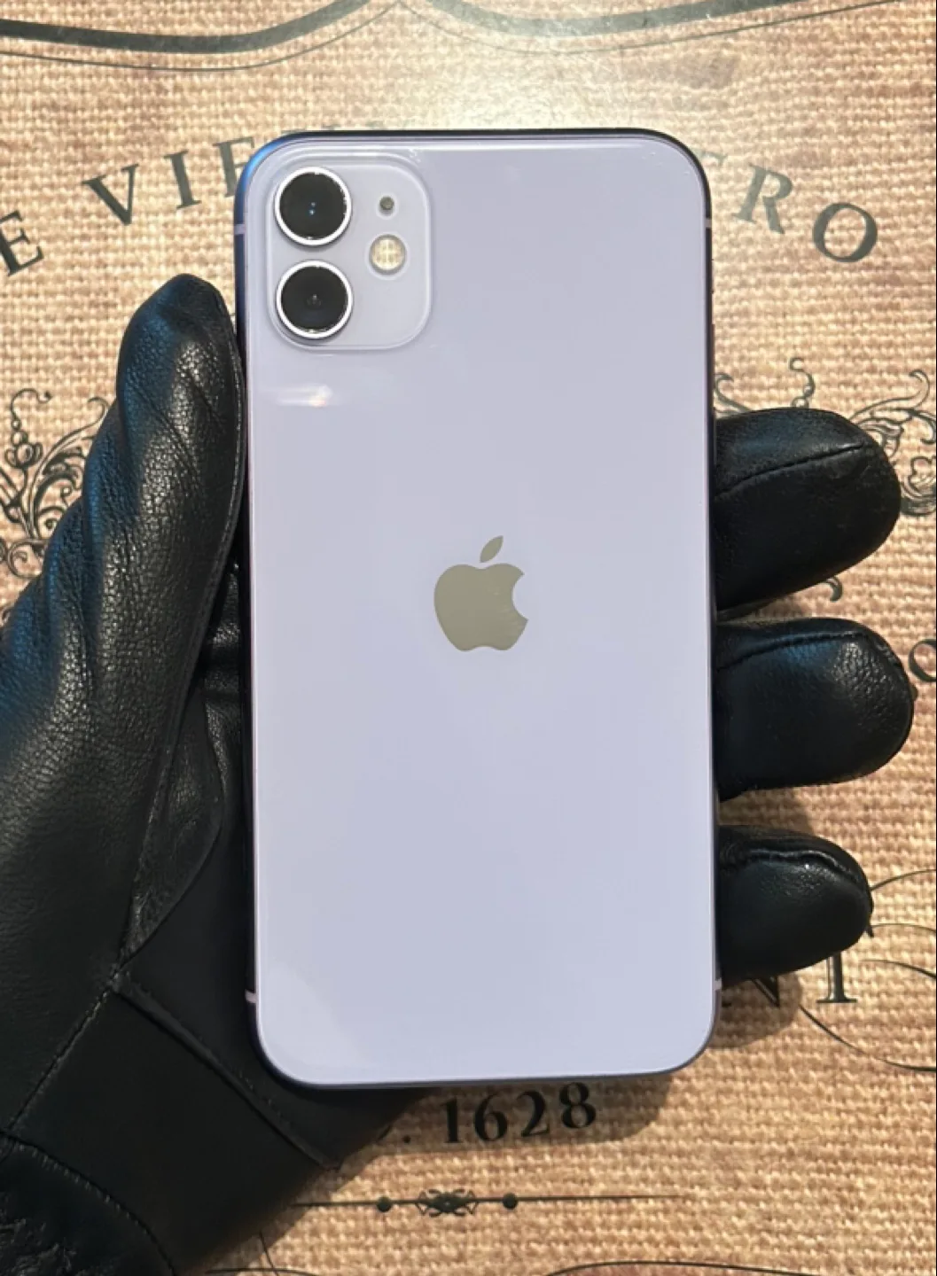 (100%) IPhone 11 64GB-Great Condition+Accessories. image indicator(3)