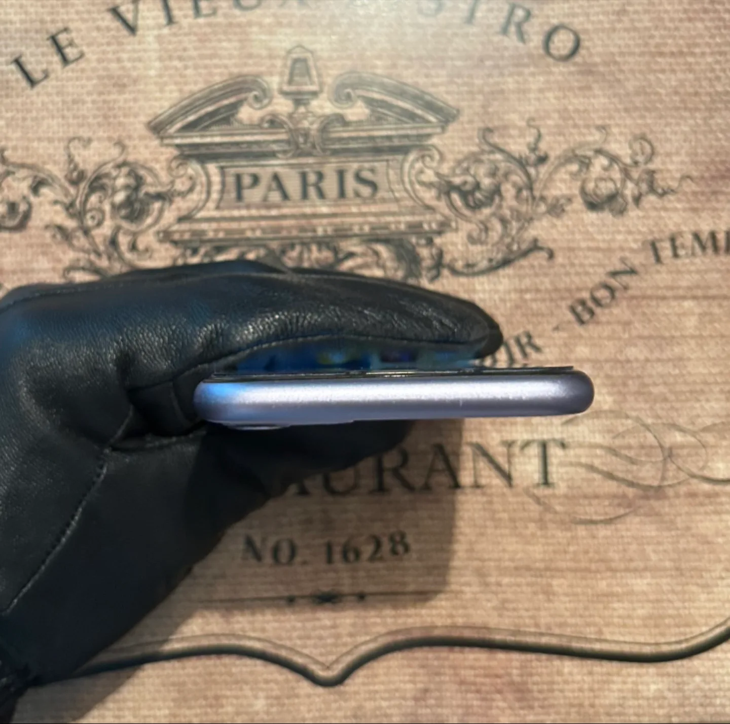 (100%) IPhone 11 64GB-Great Condition+Accessories. image indicator(6)