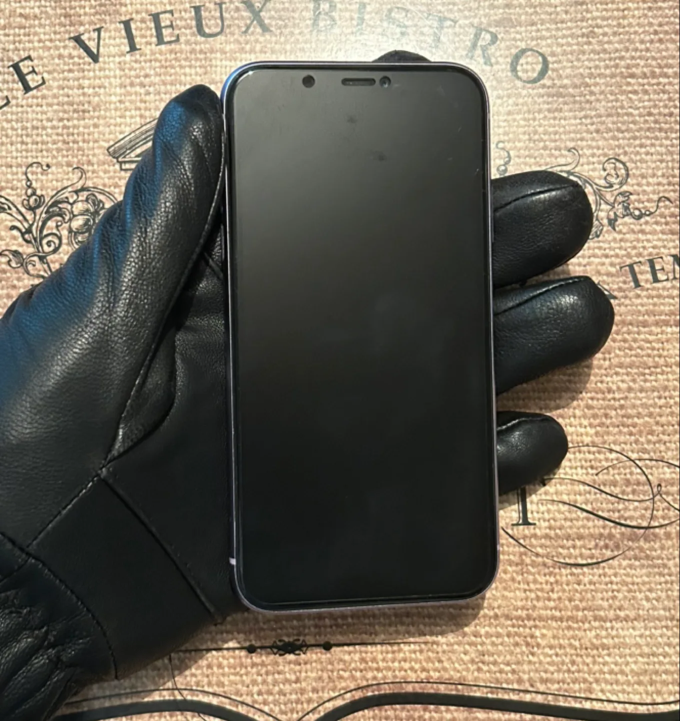 (100%) IPhone 11 64GB-Great Condition+Accessories. image indicator(8)