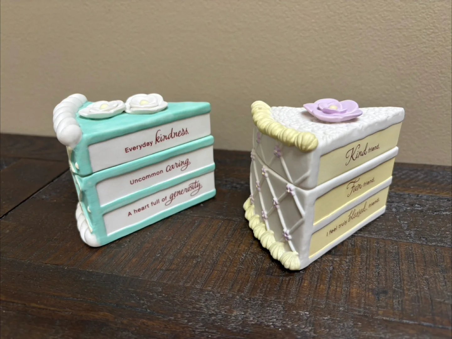 🇨🇦Two Hallmark cake slices Trinket Boxes thumbnail