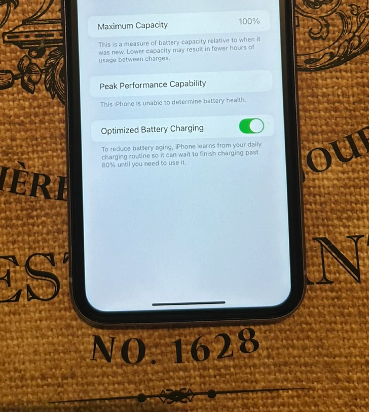 (100%) IPhone 11 64GB-Great Condition+Accessories. image indicator(2)