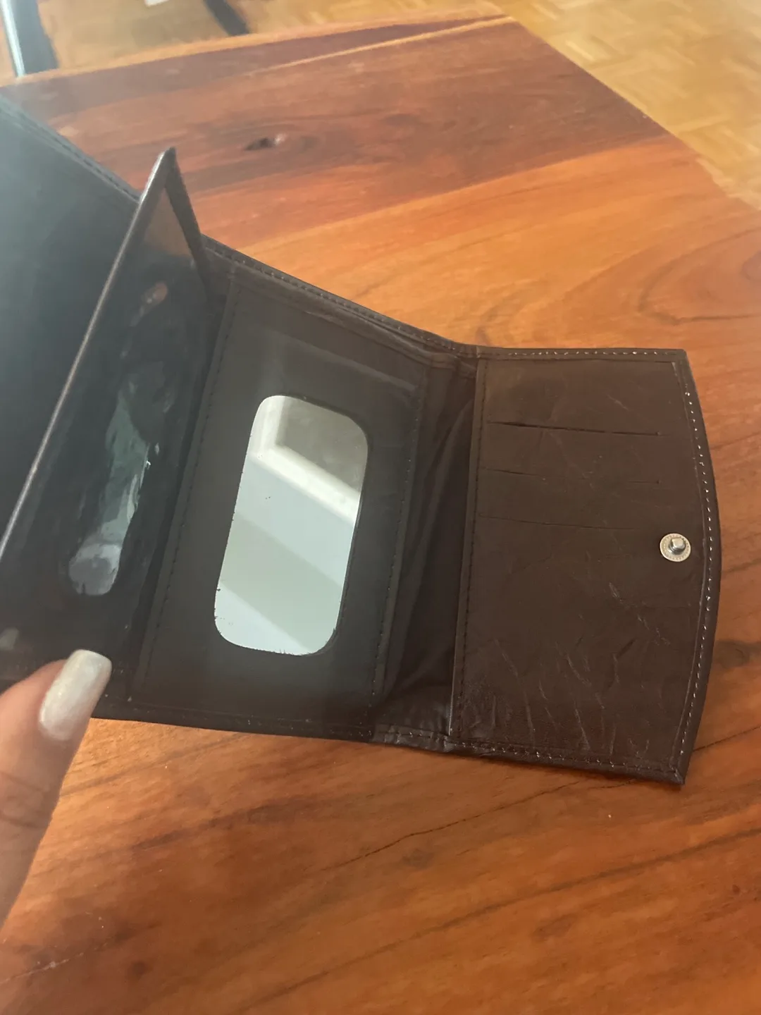 Brown Leather Tri-Fold Wallet image indicator(2)