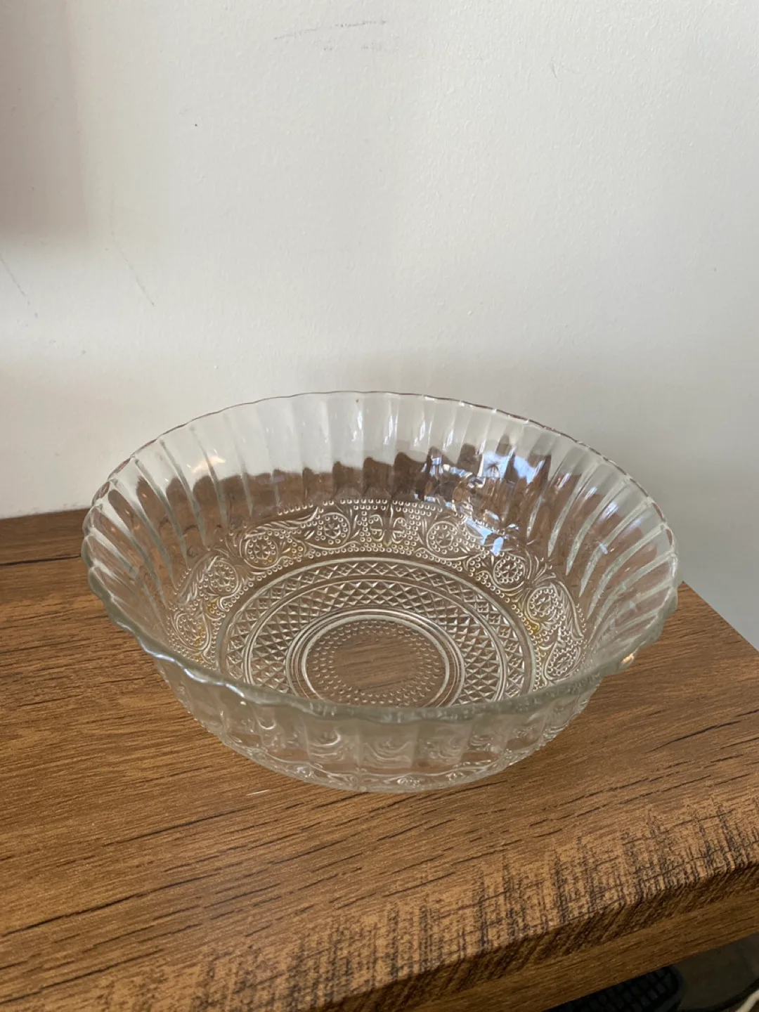 Vintage Clear Glass Bowl thumbnail