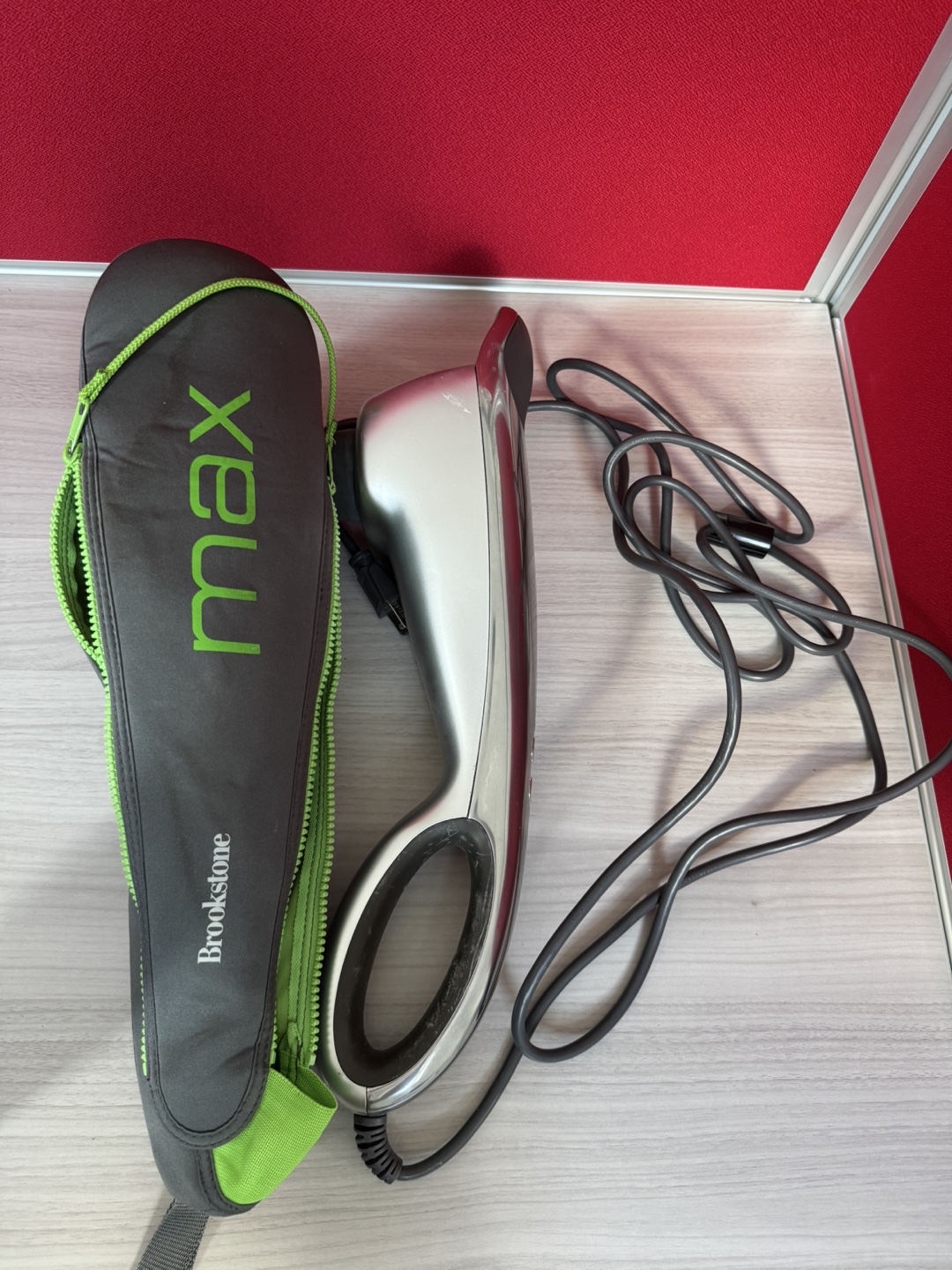 Brookstone Max Massager with Case - photo 2
