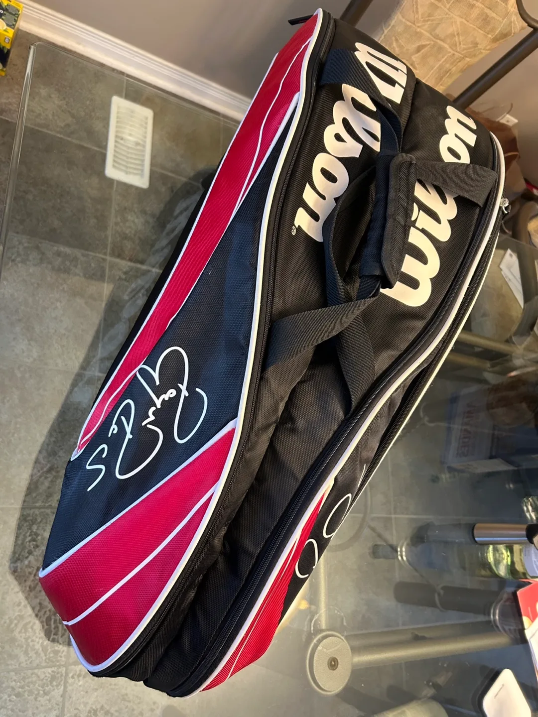 Wilson Roger Federer 8-Racket Tennis Bag image indicator(3)