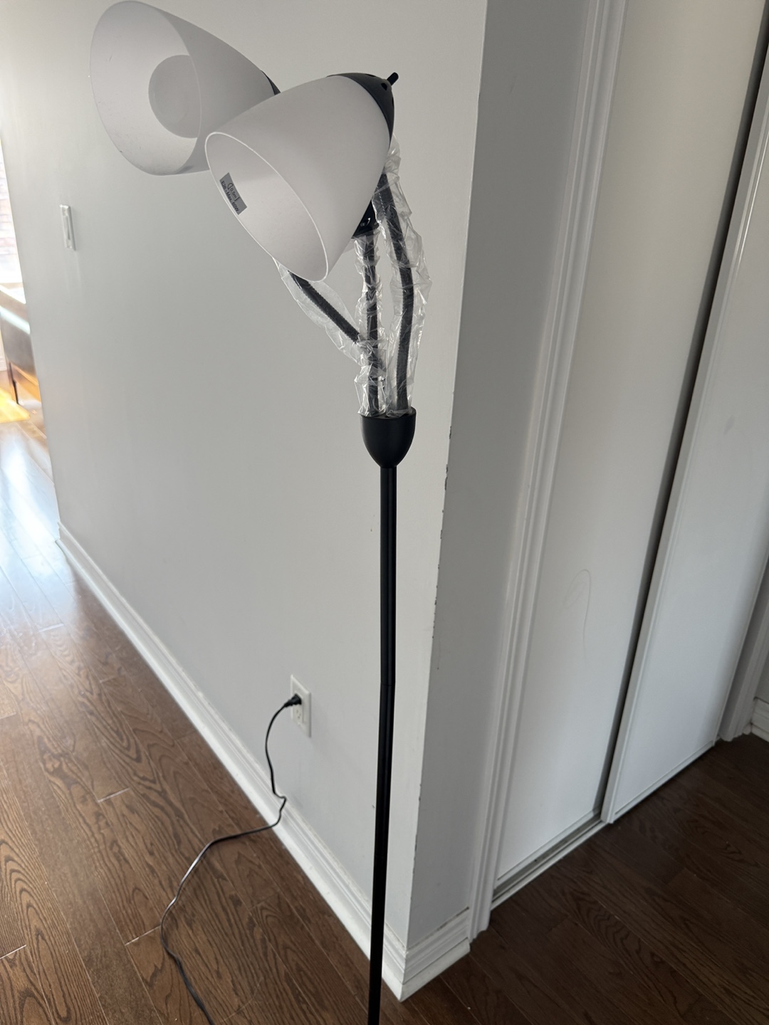 Black Floor Lamp with 3 Lights - photo 5