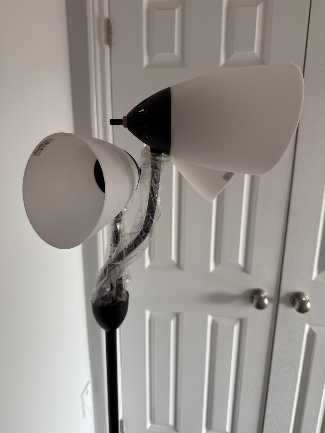 Black Floor Lamp with 3 Lights - photo 3