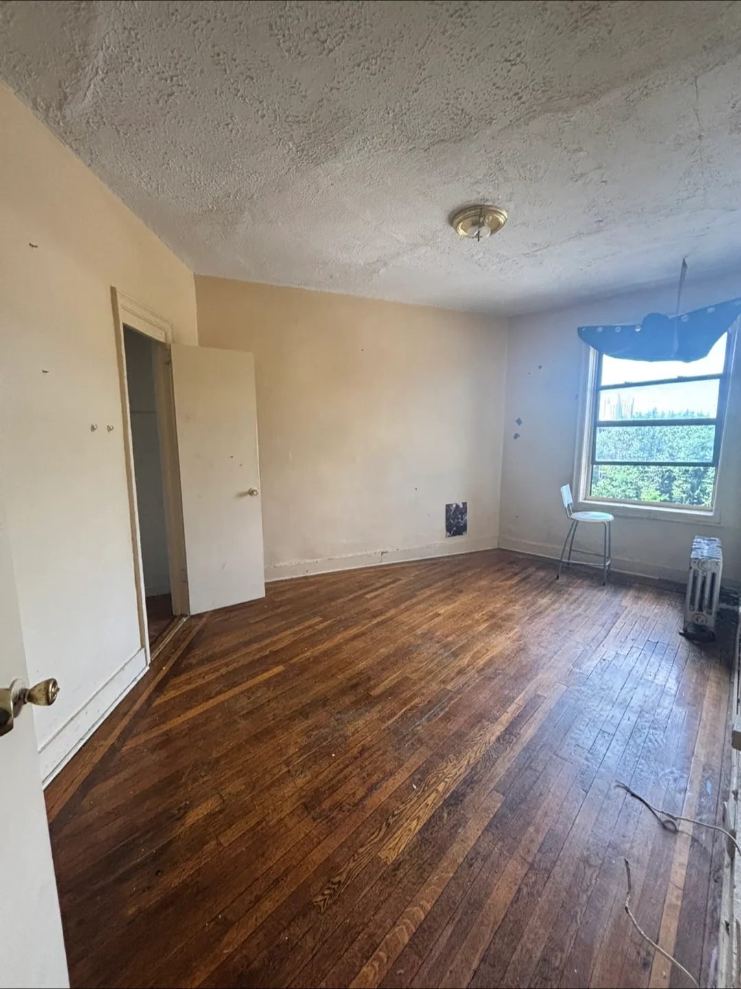 Room For Rent thumbnail